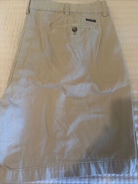 Excellent Chaps Men's Tan Chino Shorts 44  - Flat Front.